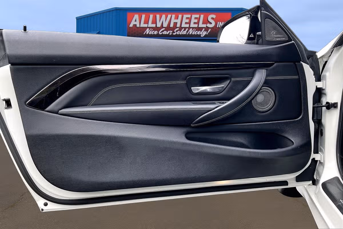 2019 BMW M4 Competition Image 21