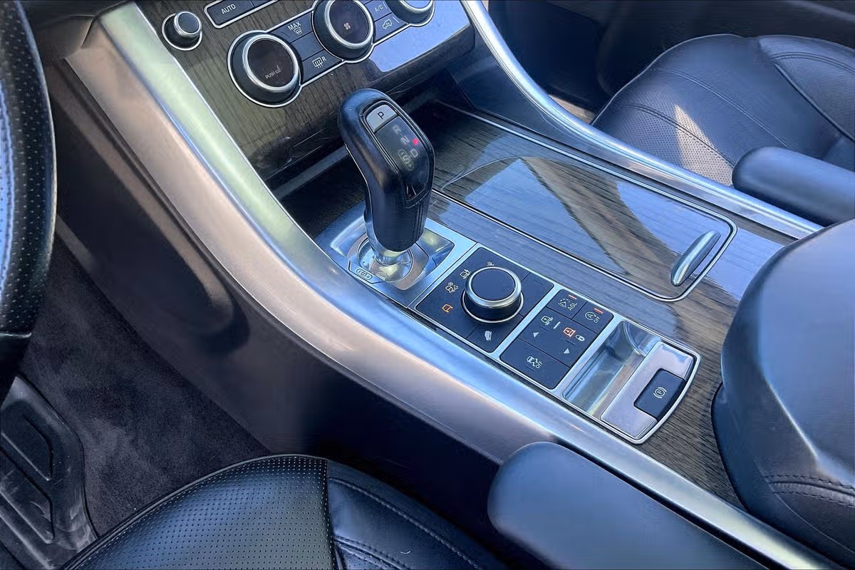 2016 Land Rover Range Rover Sport HSE Image 13