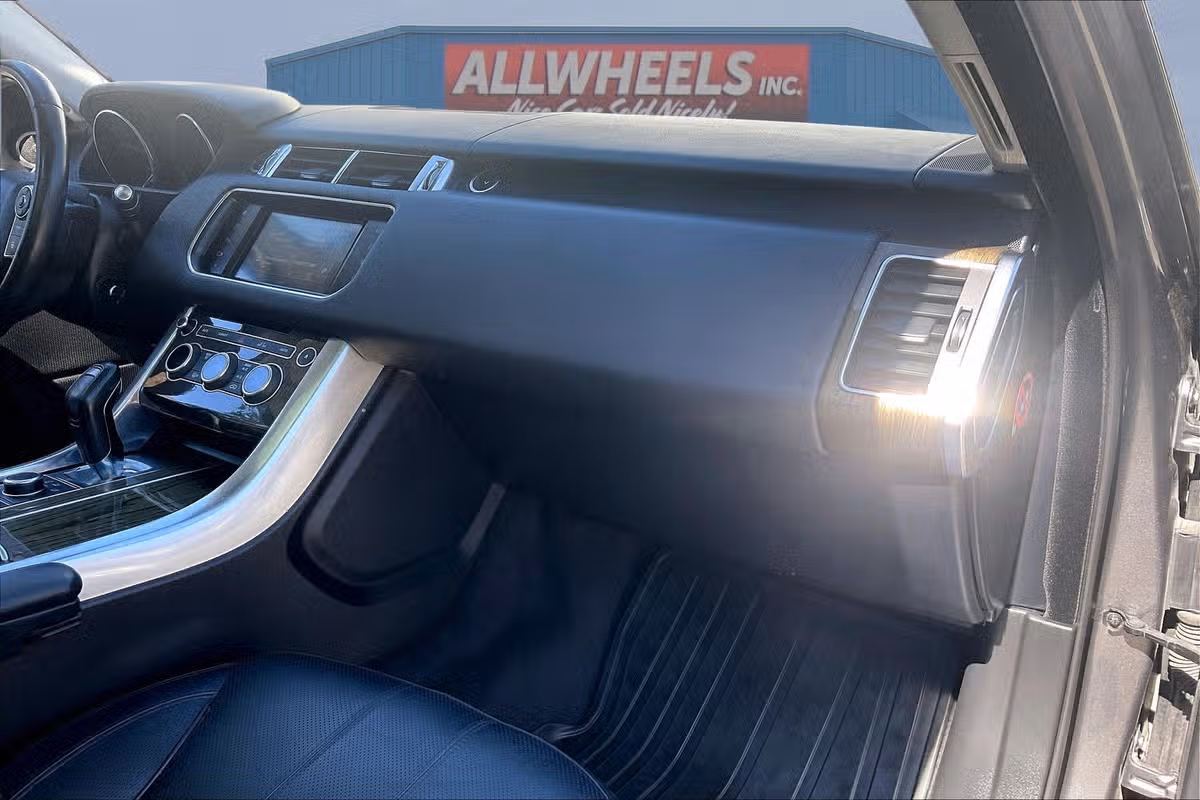 2016 Land Rover Range Rover Sport HSE Image 15