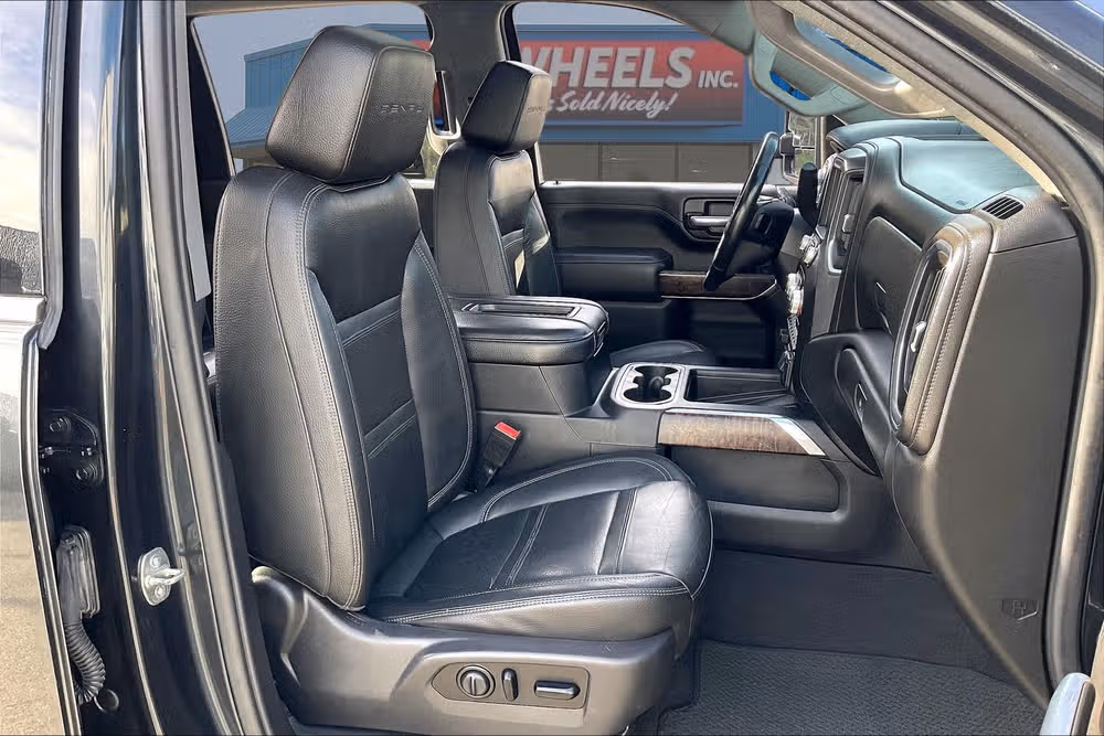 2020 GMC Sierra 2500HD Denali Image 7