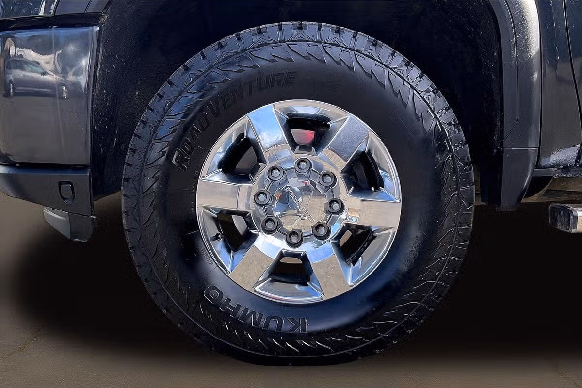 2020 GMC Sierra 2500HD Denali Image 9