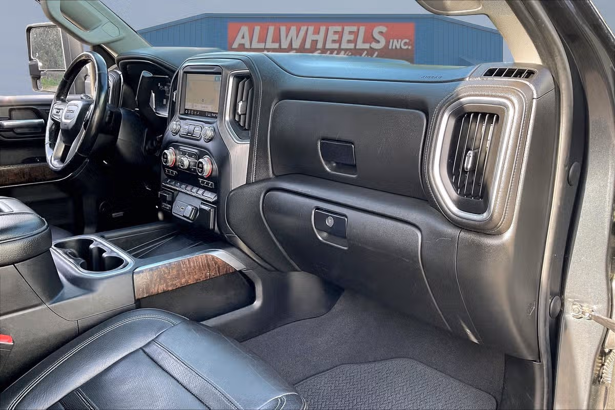 2020 GMC Sierra 2500HD Denali Image 15