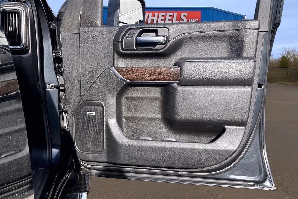 2020 GMC Sierra 2500HD Denali Image 31