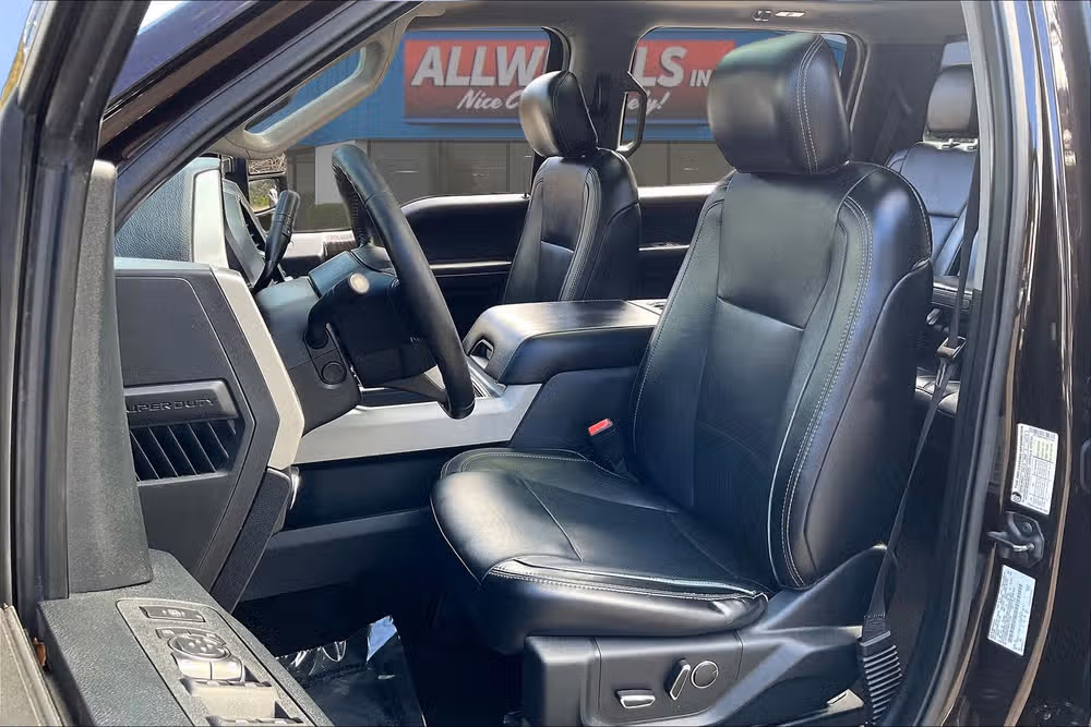 2019 Ford F-250 Super Duty Lariat Image 23