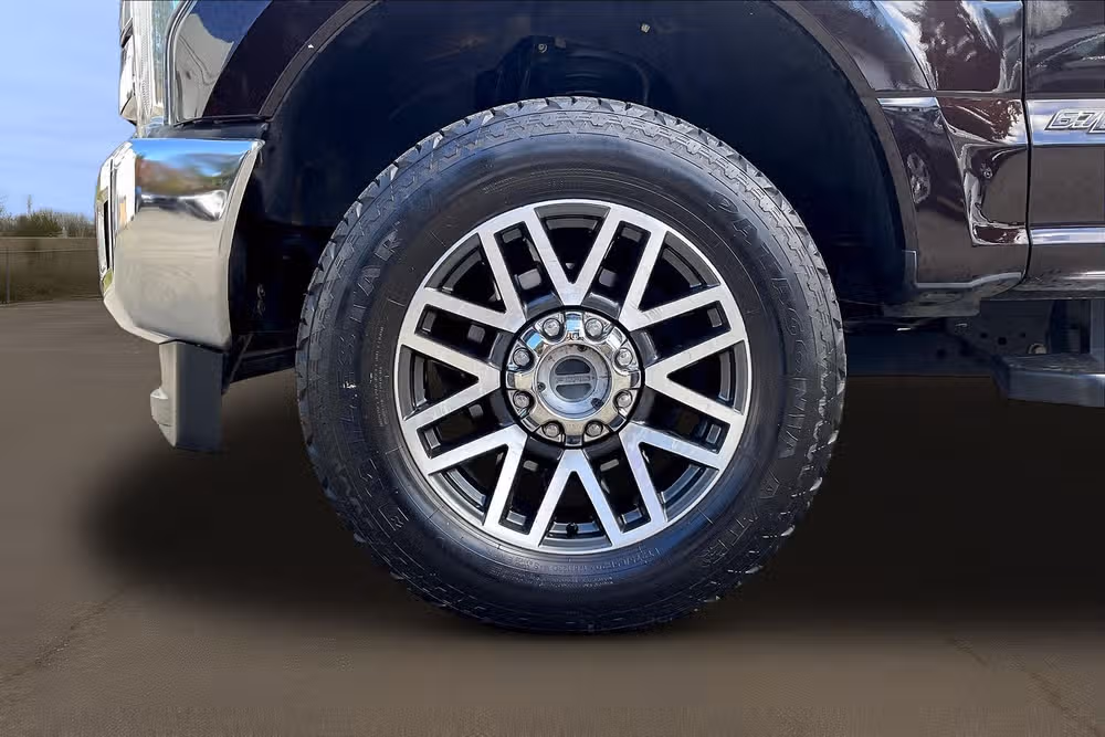 2019 Ford F-250 Super Duty Lariat Image 8