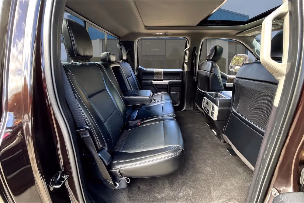2019 Ford F-250 Super Duty Lariat Image 25