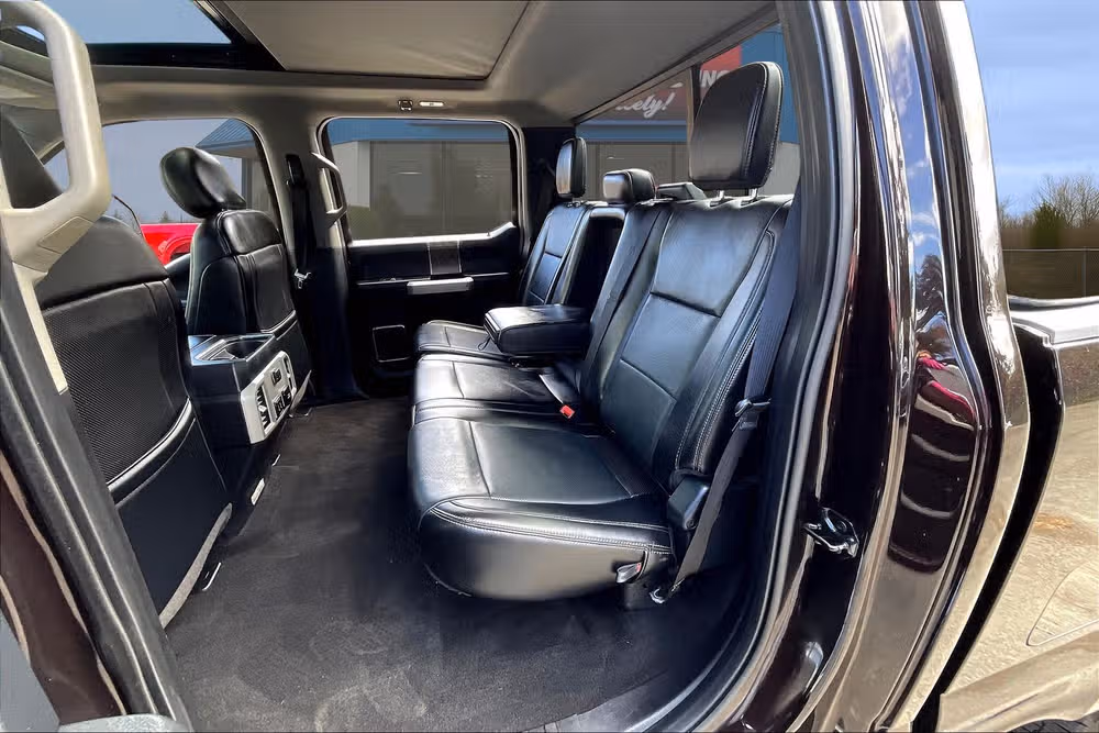 2019 Ford F-250 Super Duty Lariat Image 24