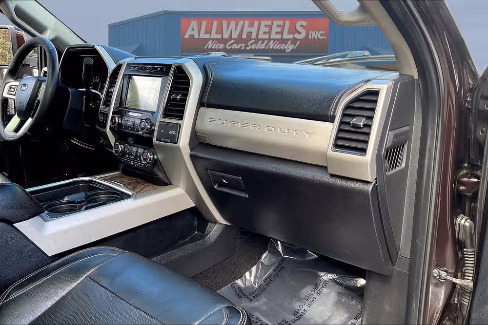 2019 Ford F-250 Super Duty Lariat Image 14