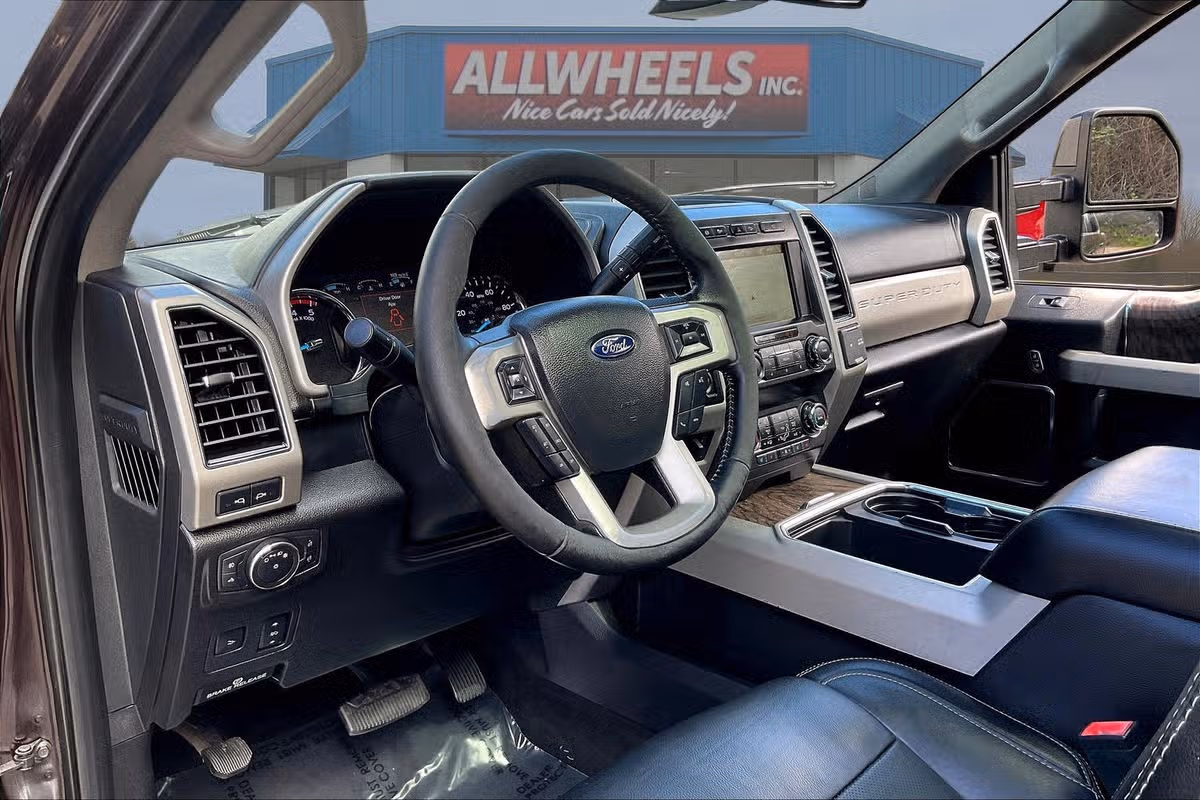 2019 Ford F-250 Super Duty Lariat Image 11