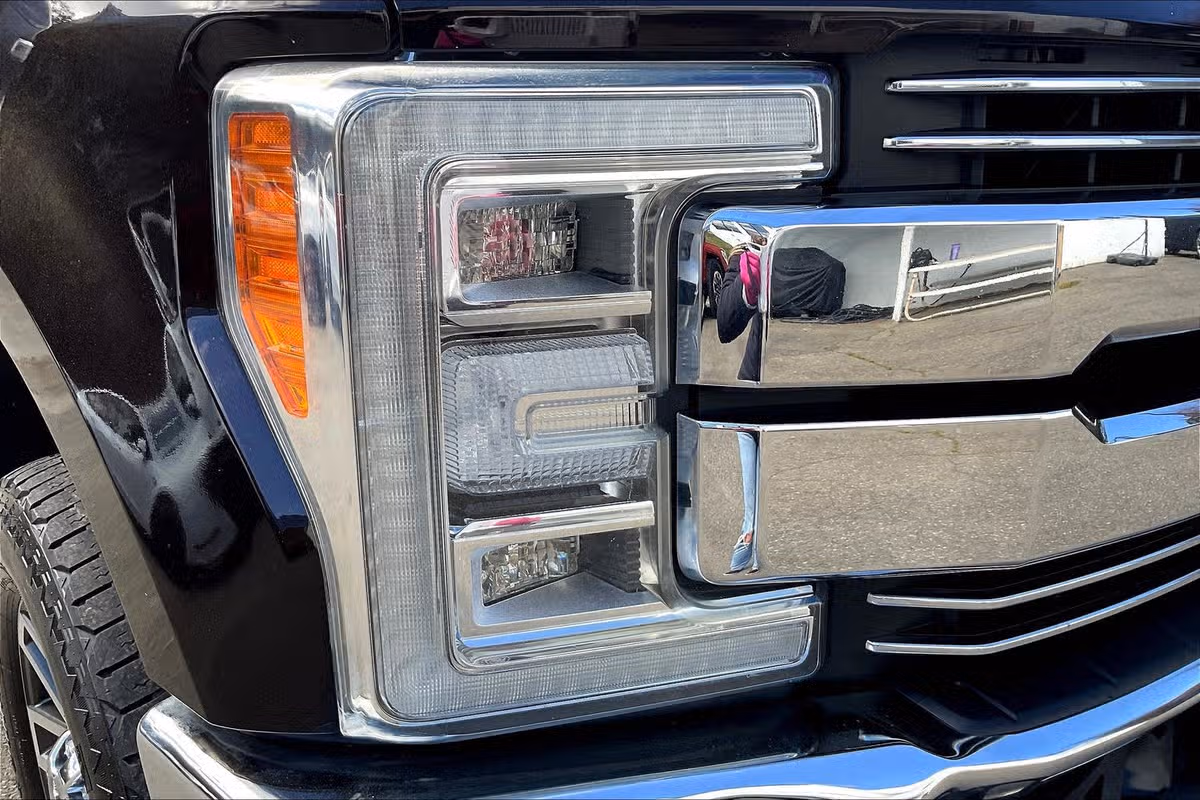 2019 Ford F-250 Super Duty Lariat Image 27