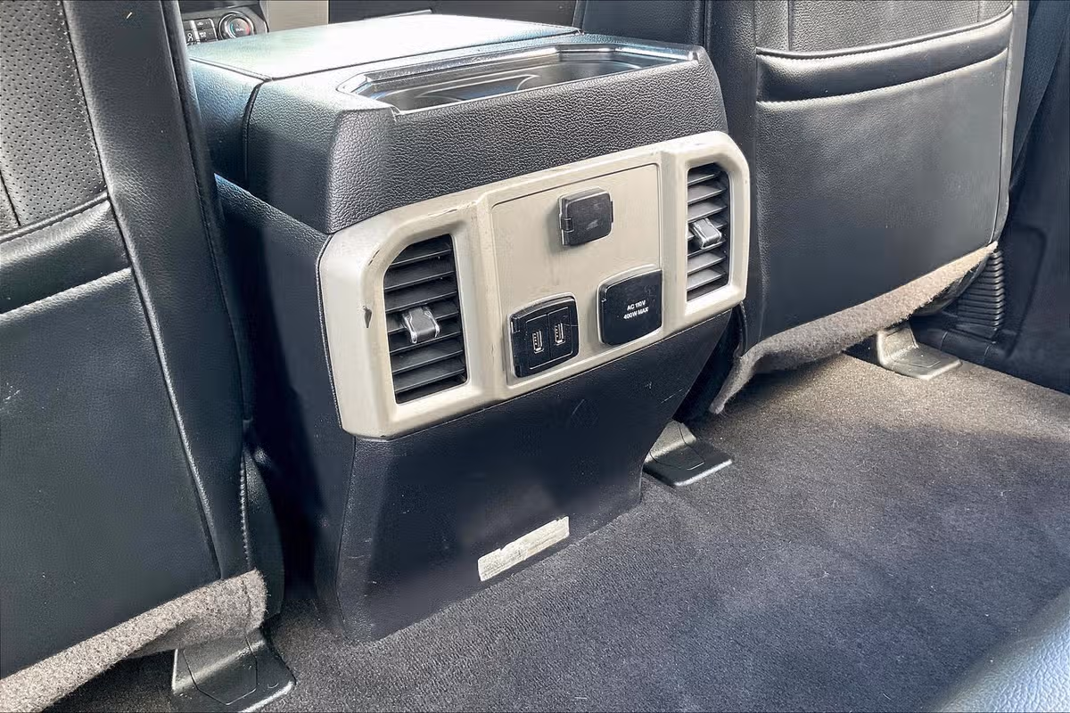 2019 Ford F-250 Super Duty Lariat Image 31