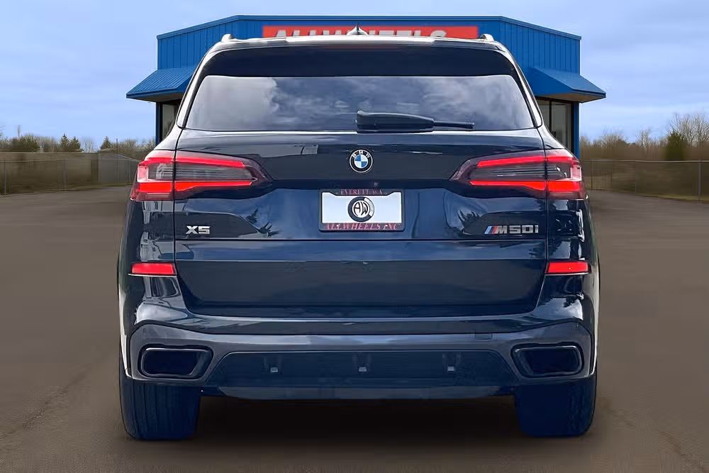 2020 BMW X5 M50i xDrive Image 4