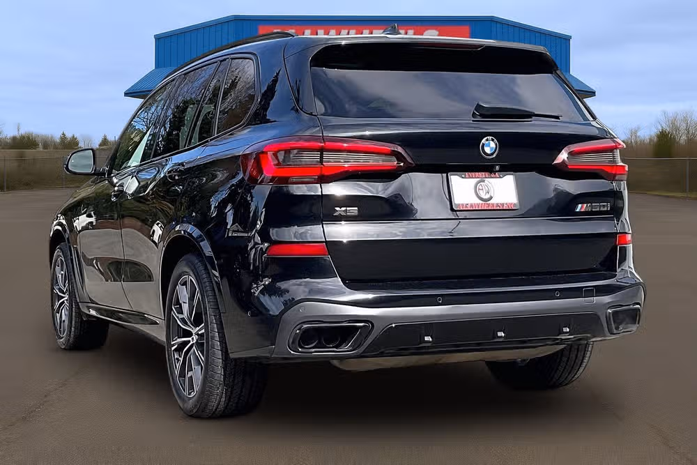 2020 BMW X5 M50i xDrive Image 2