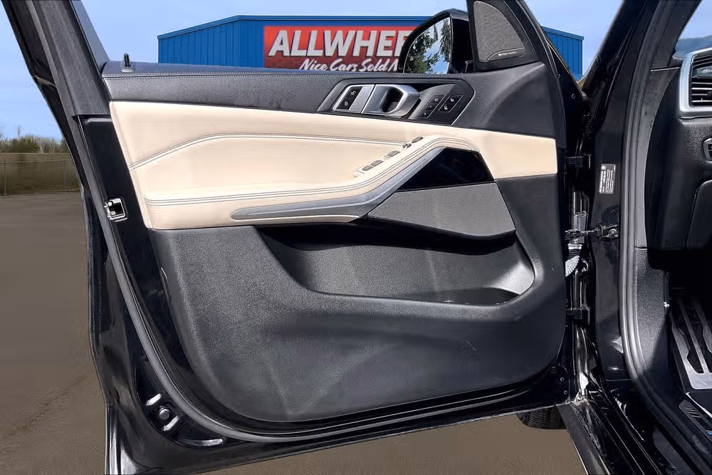 2020 BMW X5 M50i xDrive Image 22