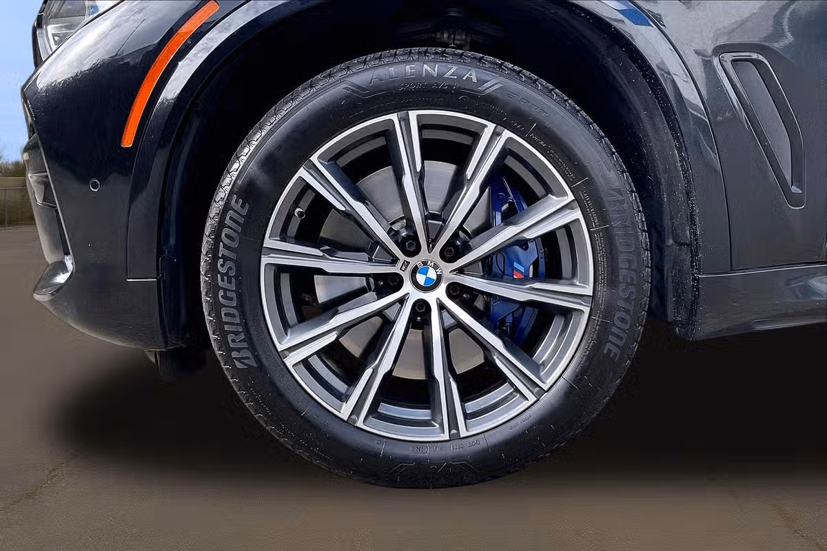 2020 BMW X5 M50i xDrive Image 9