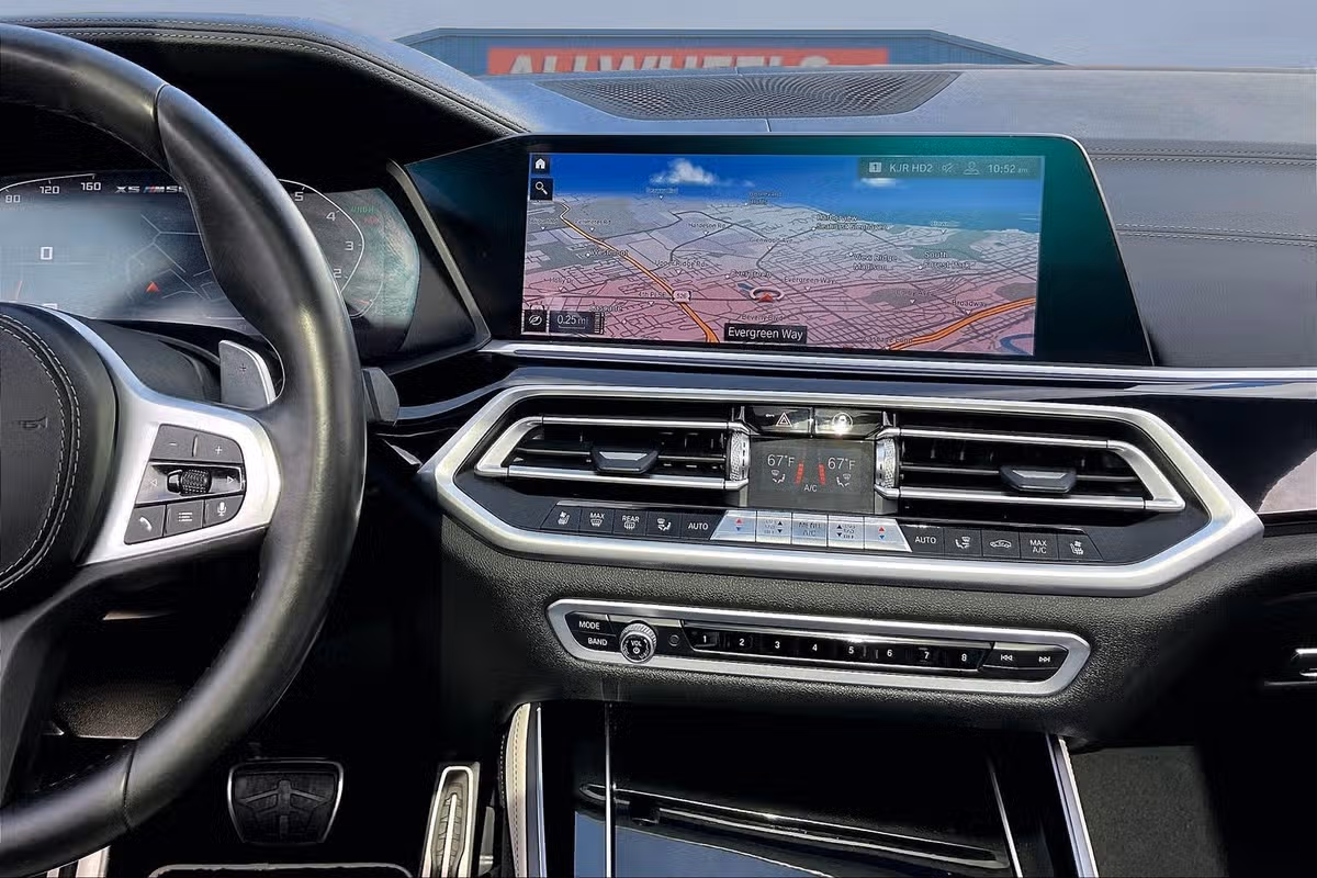 2020 BMW X5 M50i xDrive Image 6