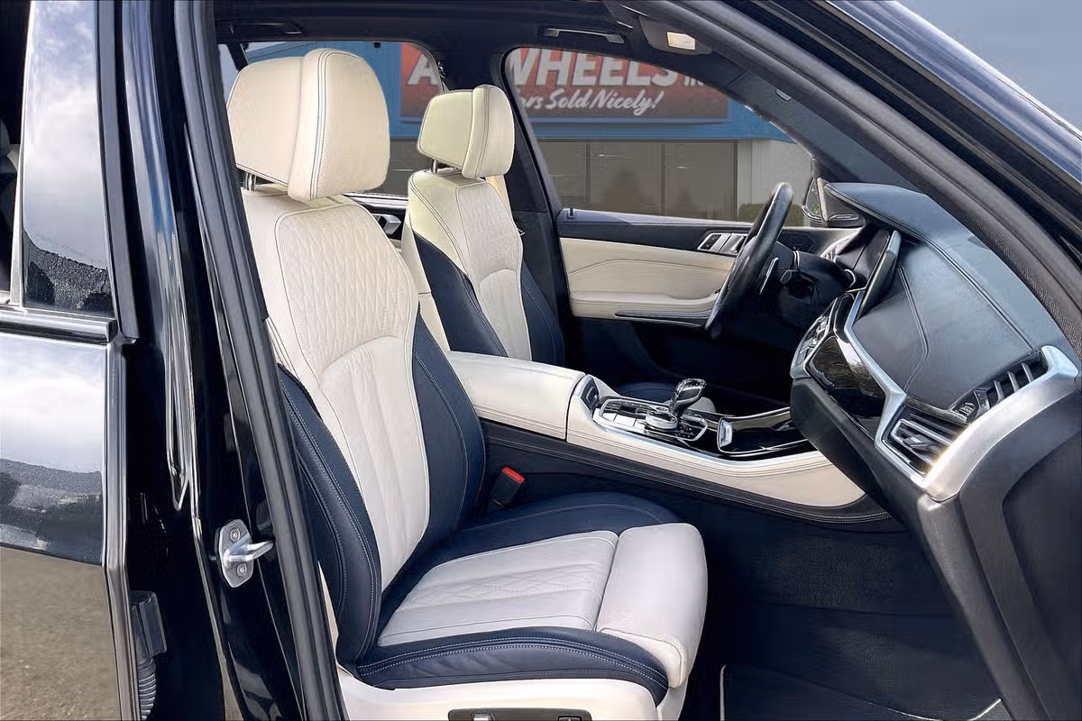 2020 BMW X5 M50i xDrive Image 7