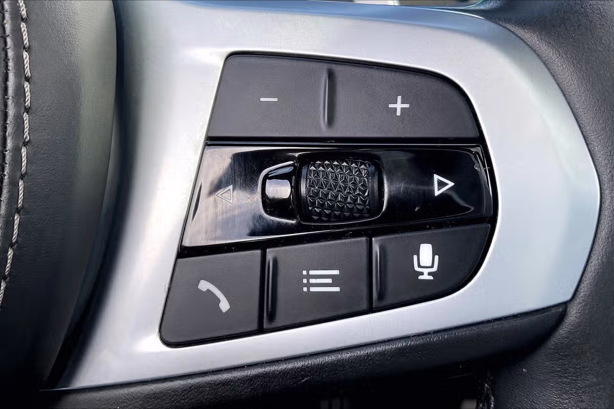 2020 BMW X5 M50i xDrive Image 18