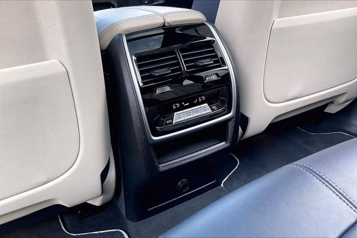 2020 BMW X5 M50i xDrive Image 32
