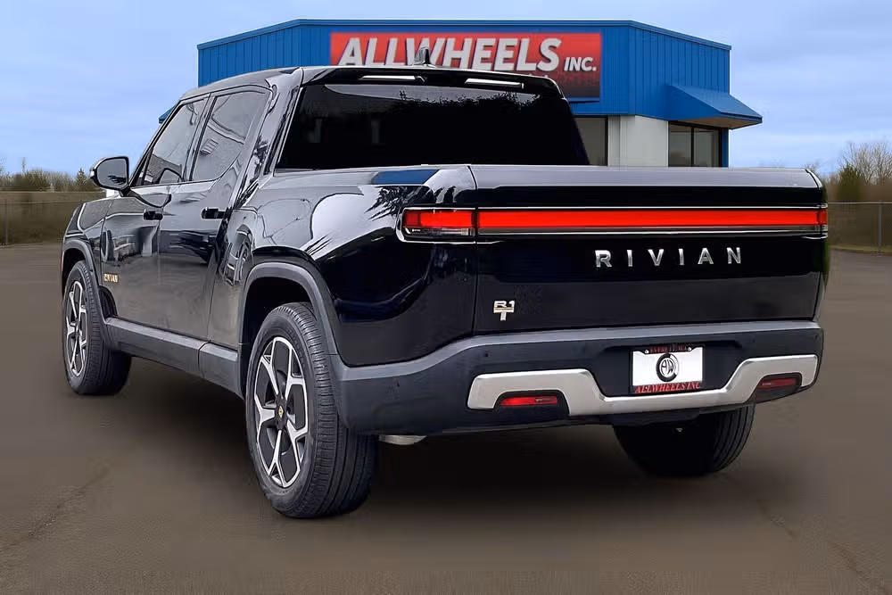 2022 Rivian R1T Adventure Image 2