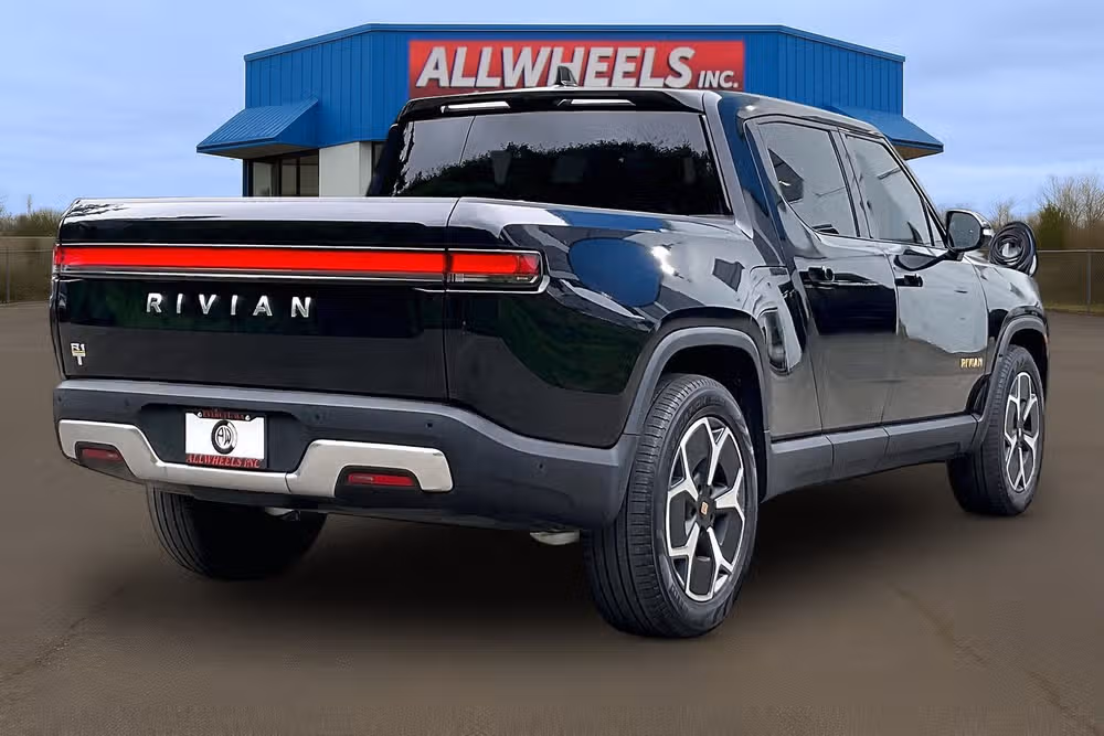 2022 Rivian R1T Adventure Image 11