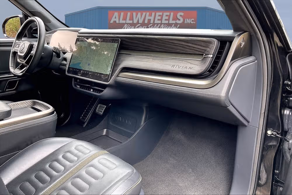 2022 Rivian R1T Adventure Image 15