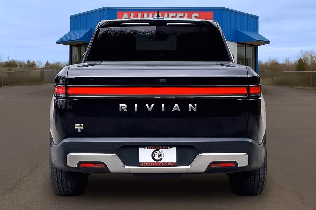 2022 Rivian R1T Adventure Image 4