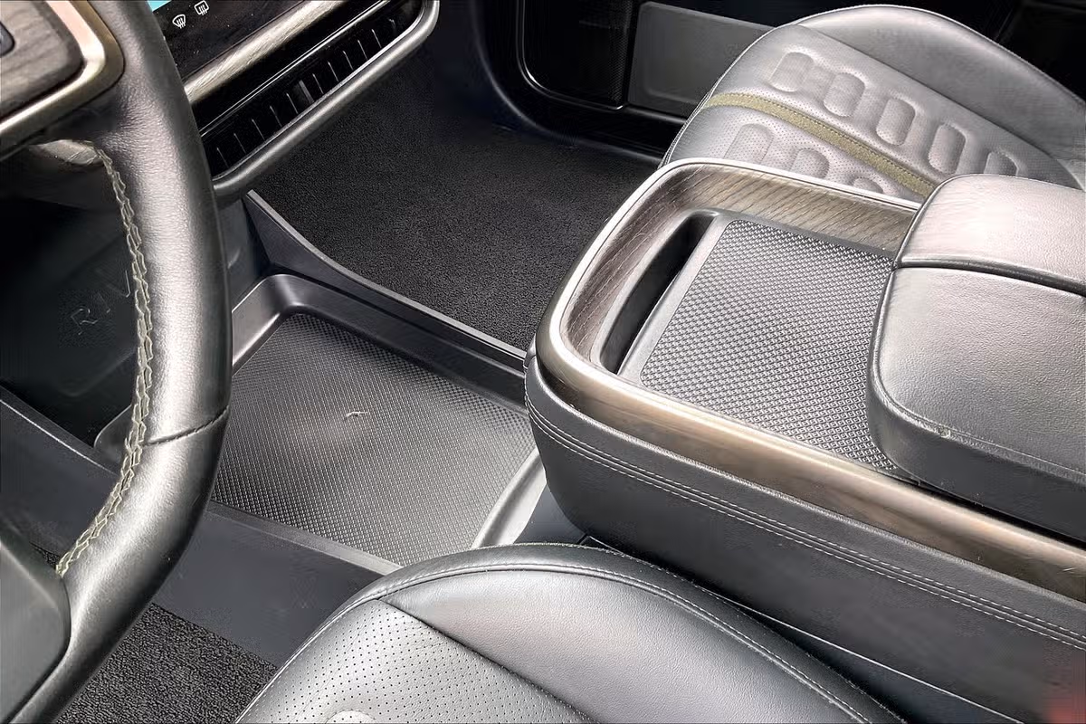 2022 Rivian R1T Adventure Image 13