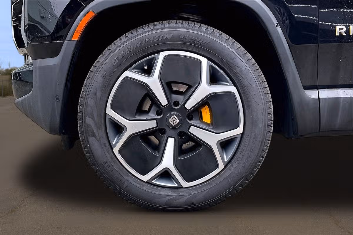 2022 Rivian R1T Adventure Image 9