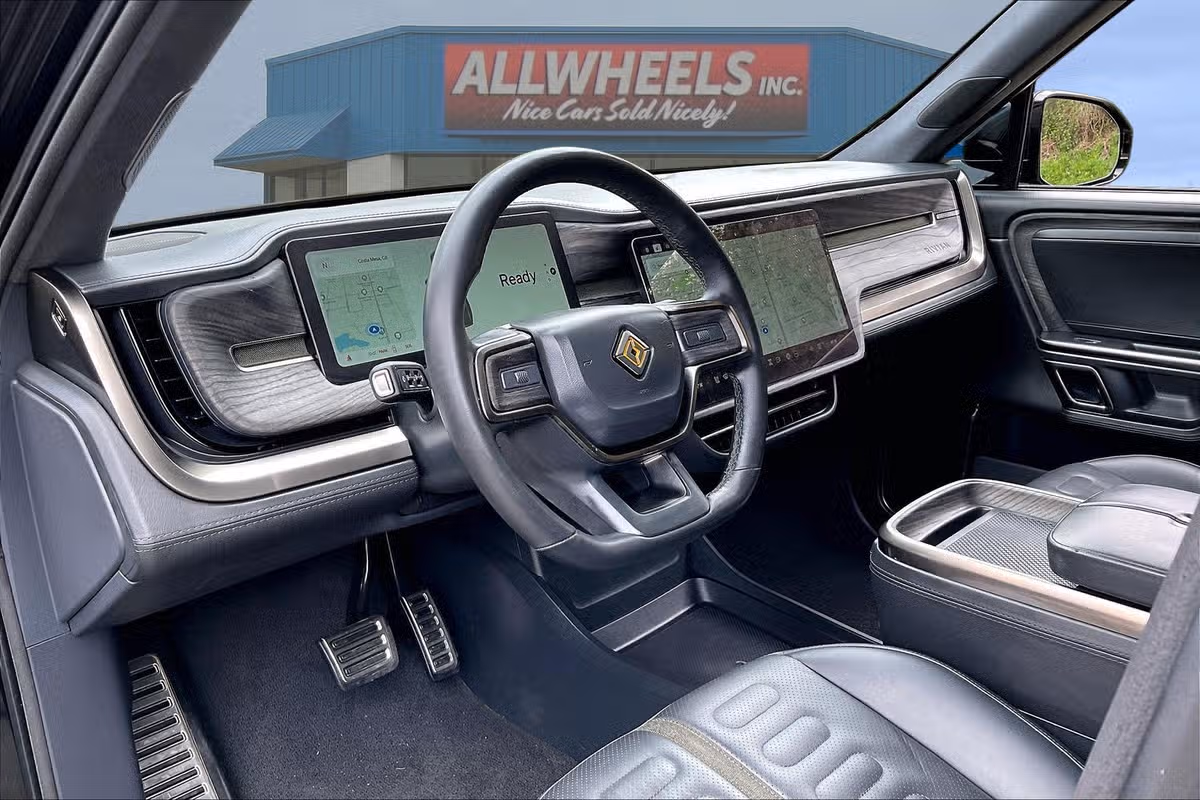 2022 Rivian R1T Adventure Image 12