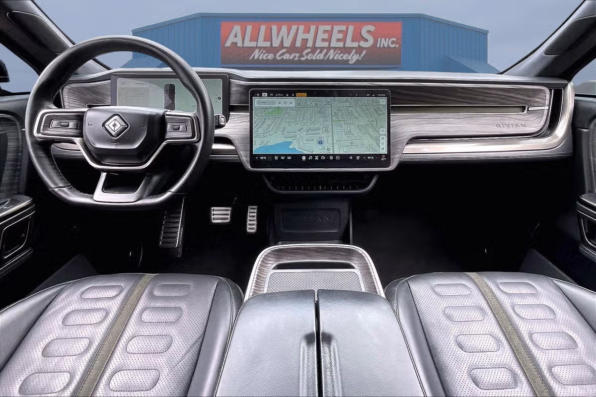 2022 Rivian R1T Adventure Image 14
