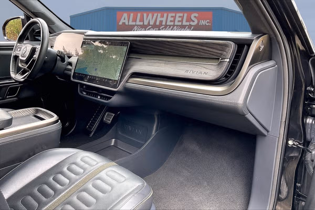 2022 Rivian R1T Adventure Image 15