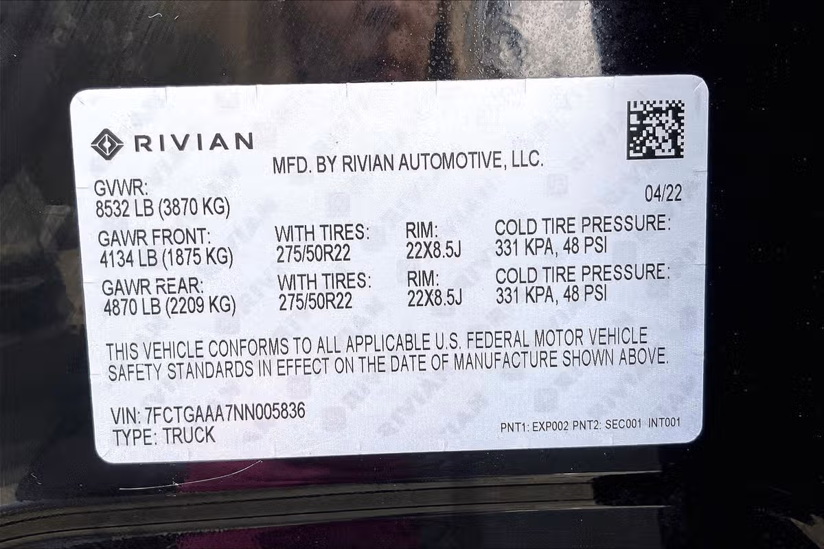 2022 Rivian R1T Adventure Image 32
