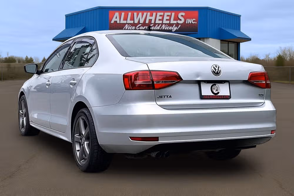 2015 Volkswagen Jetta TDI S Image 2