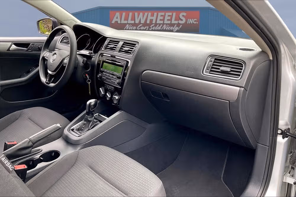 2015 Volkswagen Jetta TDI S Image 15