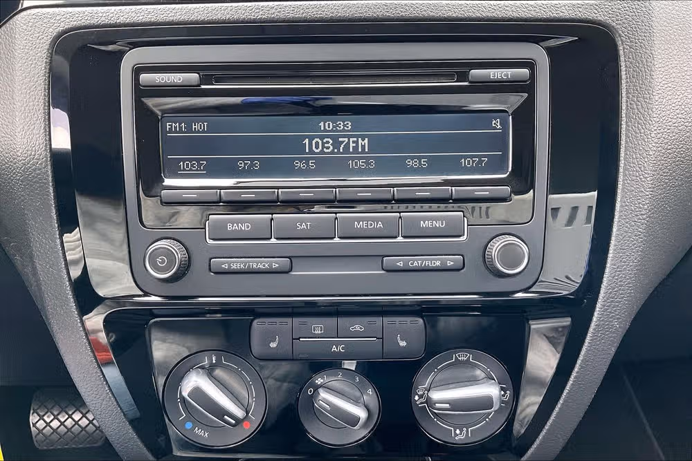 2015 Volkswagen Jetta TDI S Image 28