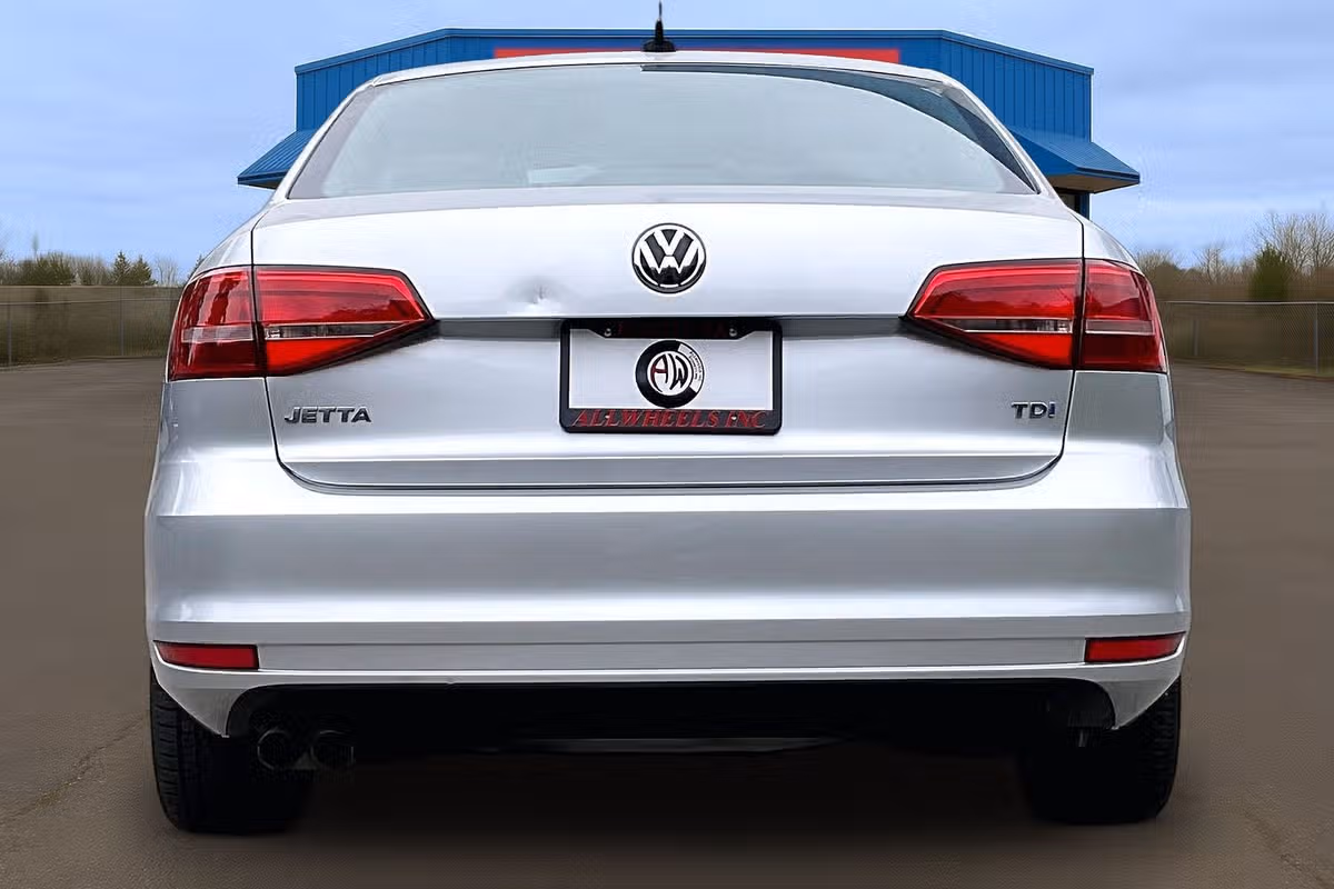 2015 Volkswagen Jetta TDI S Image 4