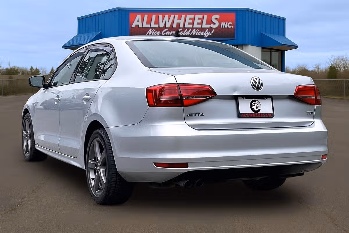 2015 Volkswagen Jetta TDI S Image 2