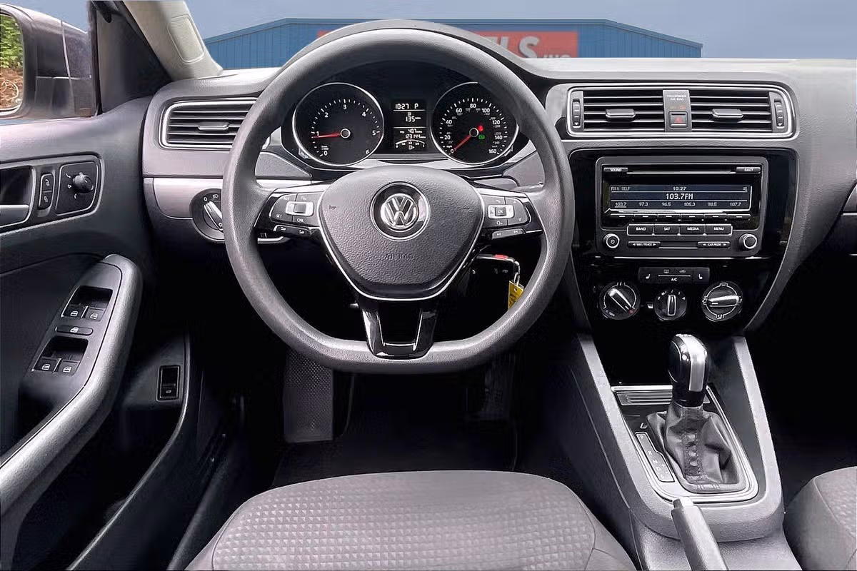 2015 Volkswagen Jetta TDI S Image 5