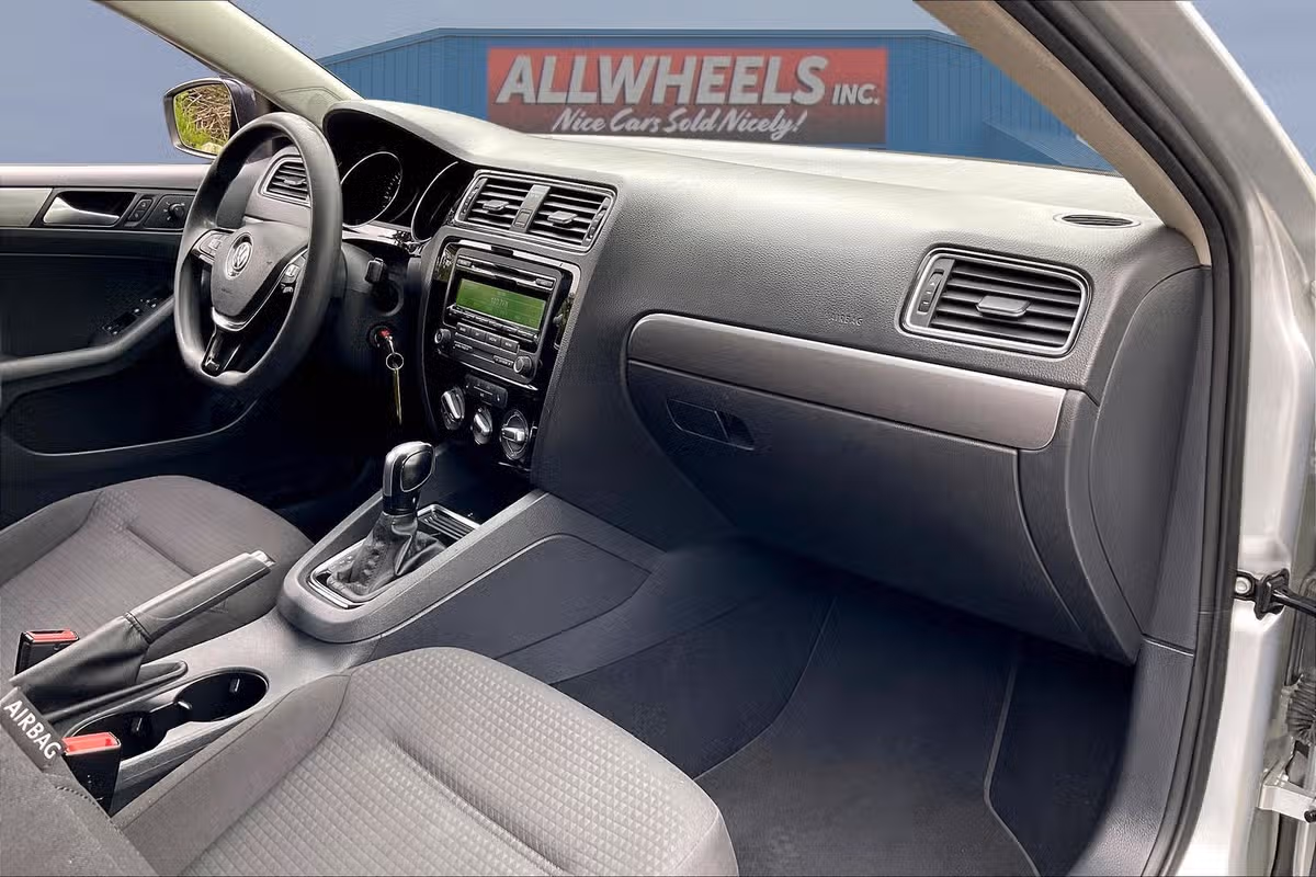 2015 Volkswagen Jetta TDI S Image 15