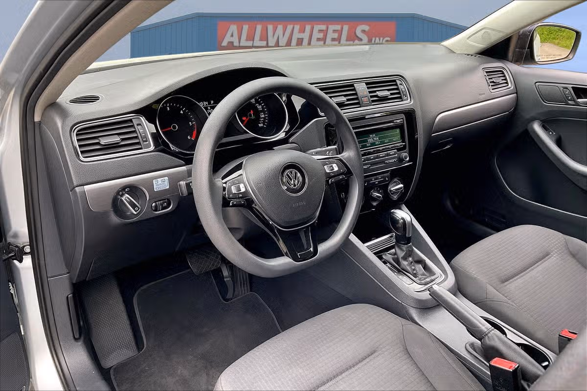 2015 Volkswagen Jetta TDI S Image 12