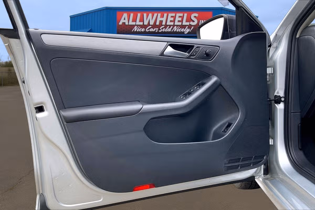 2015 Volkswagen Jetta TDI S Image 20