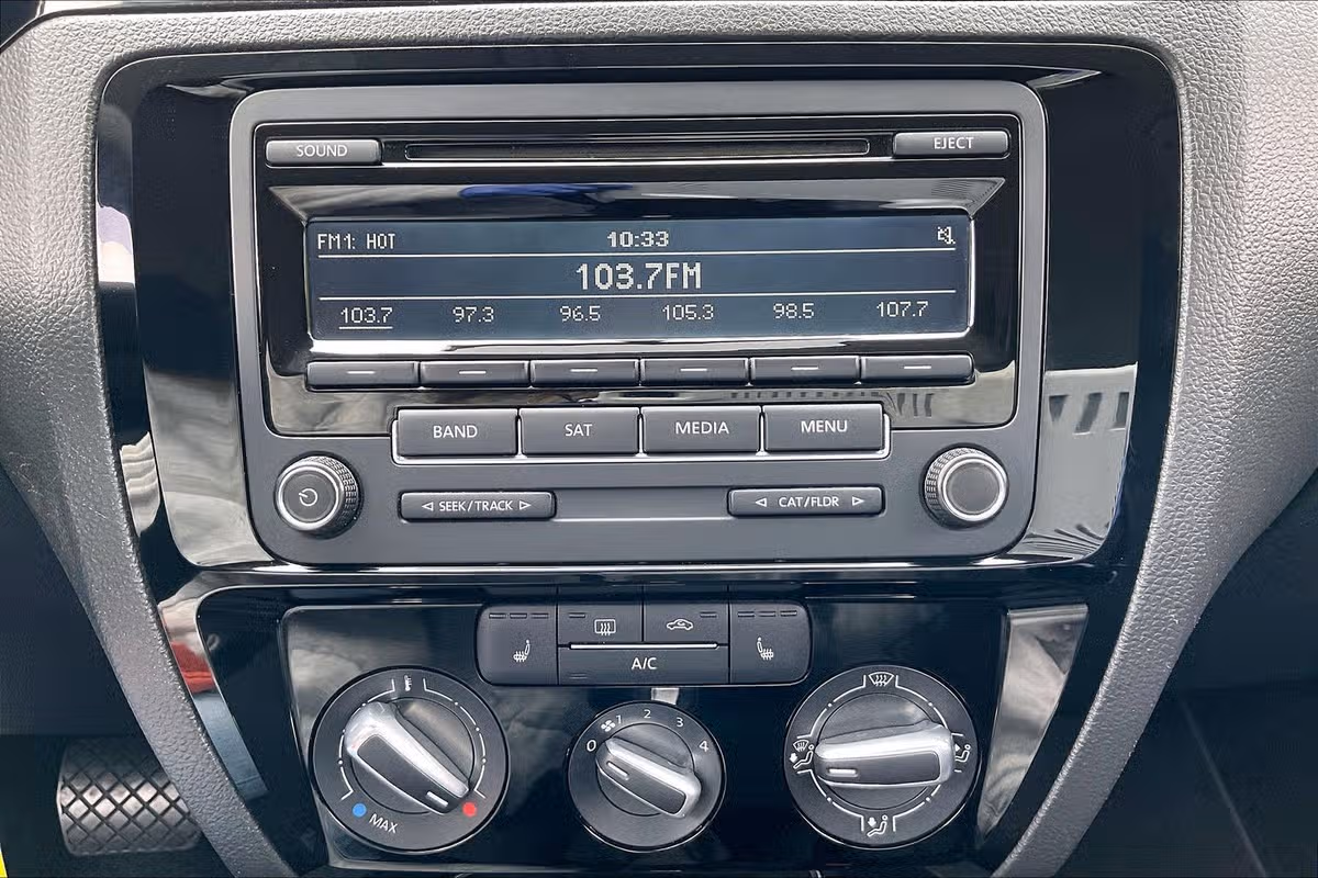 2015 Volkswagen Jetta TDI S Image 28