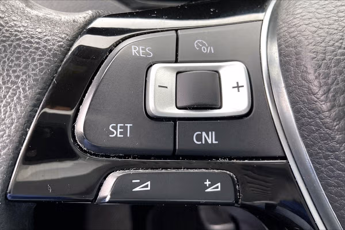 2015 Volkswagen Jetta TDI S Image 16