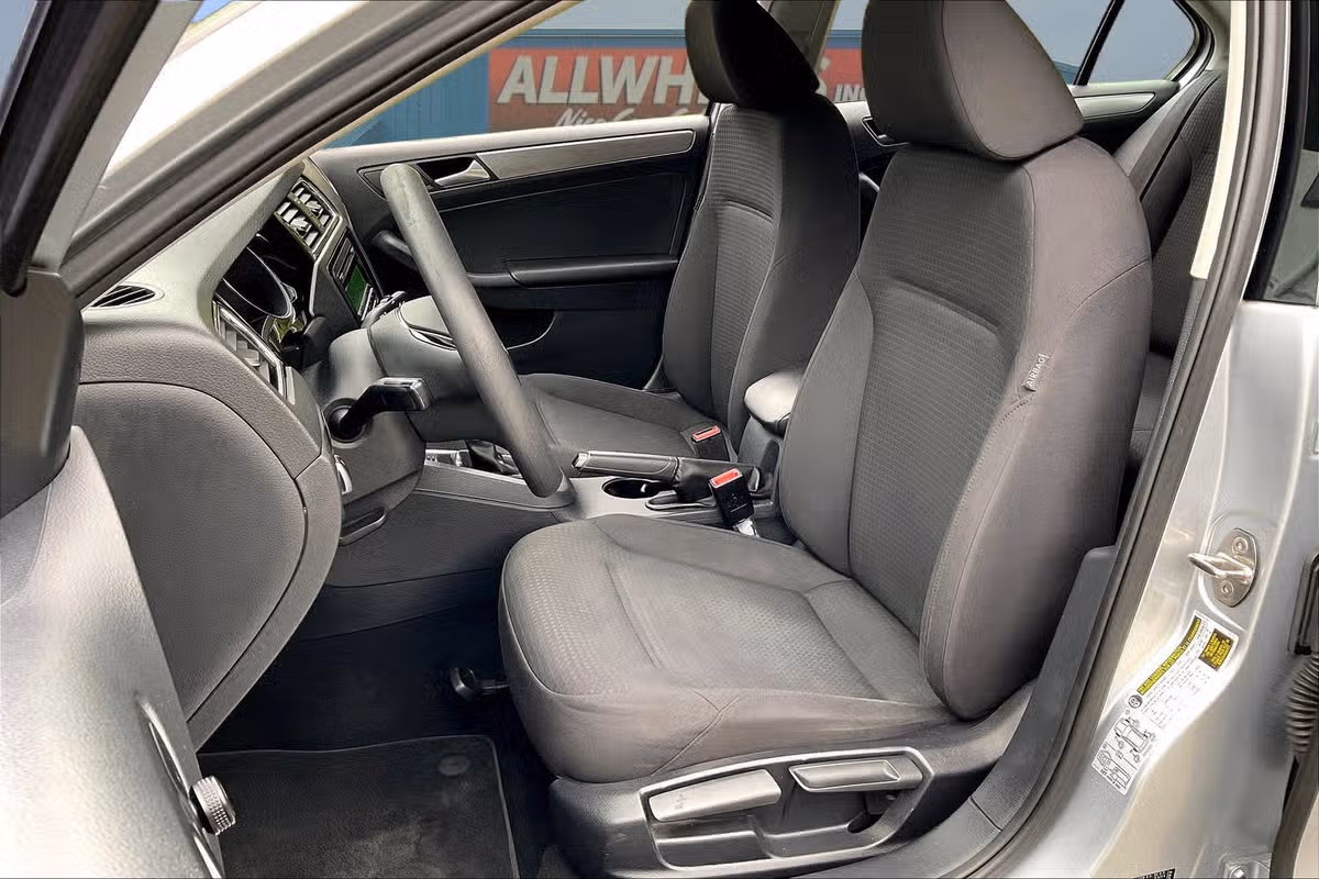 2015 Volkswagen Jetta TDI S Image 22