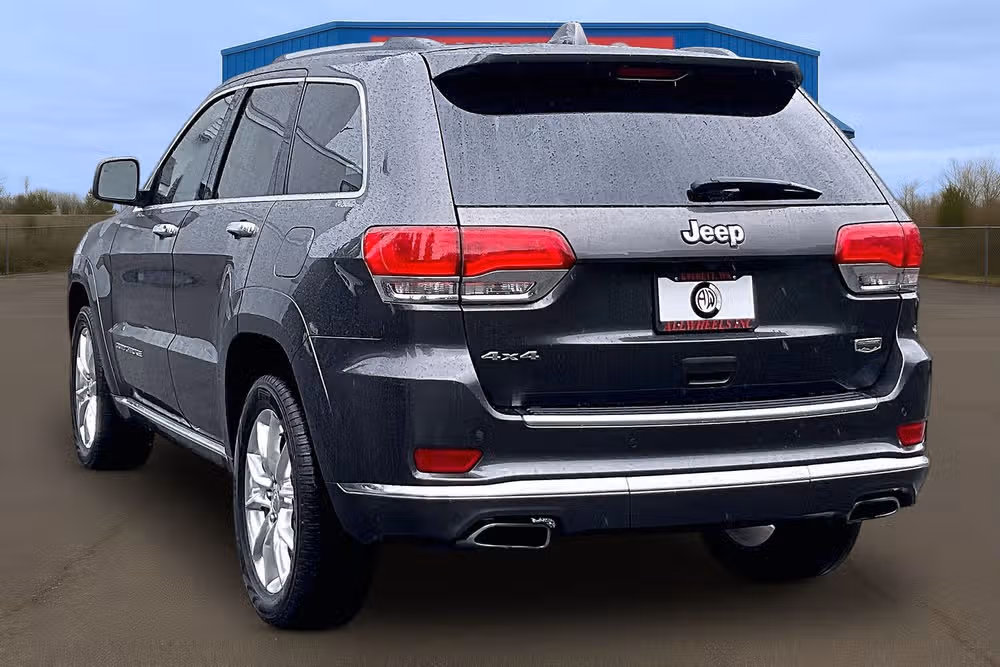 2016 Jeep Grand Cherokee Summit Image 2