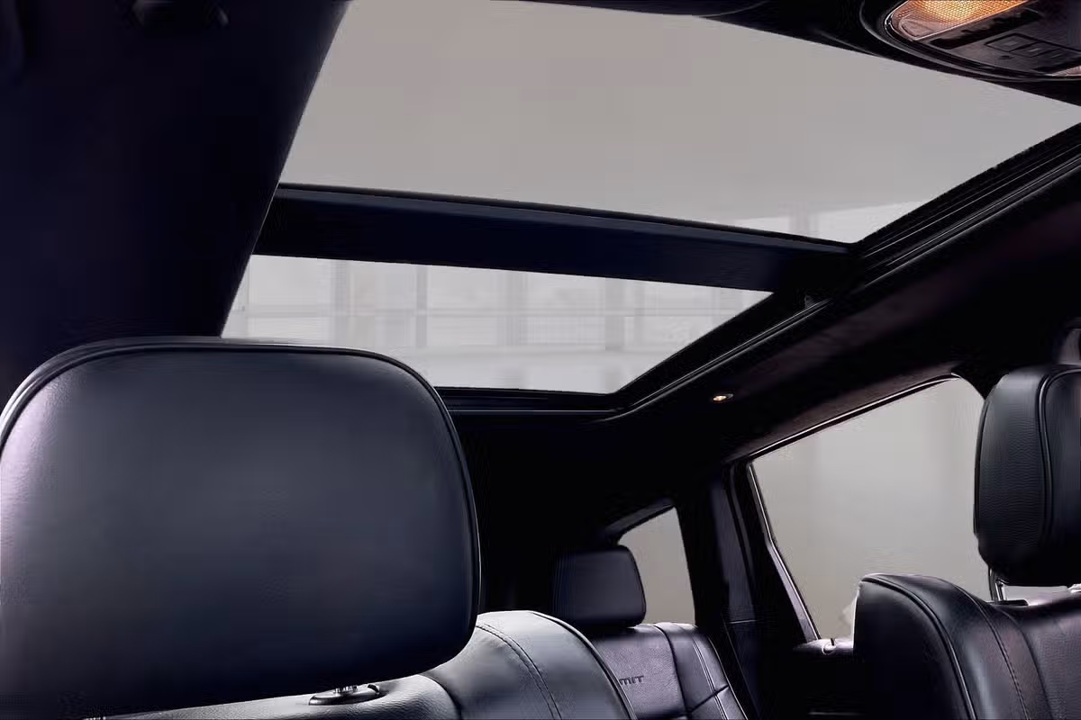 2016 Jeep Grand Cherokee Summit Image 20