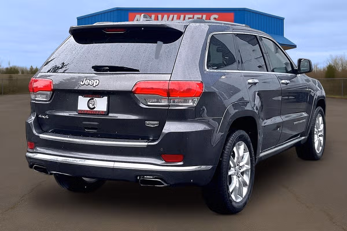 2016 Jeep Grand Cherokee Summit Image 11