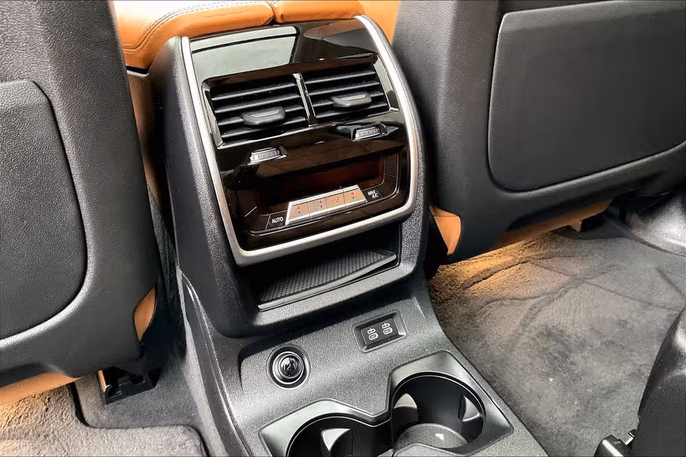 2021 BMW X7 xDrive40i Image 32