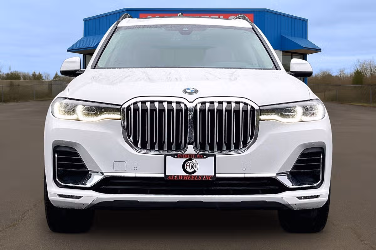 2021 BMW X7 xDrive40i Image 3